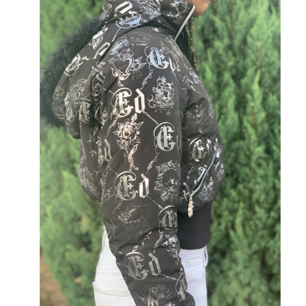 Women’s black & Metallic Silver puffer Coat - Picture 3 of 4